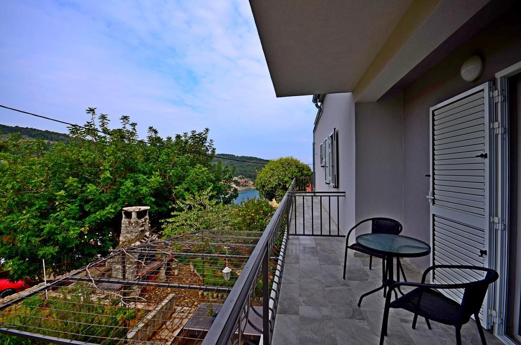 Apartment Ivona Stomorska Pokoj fotografie